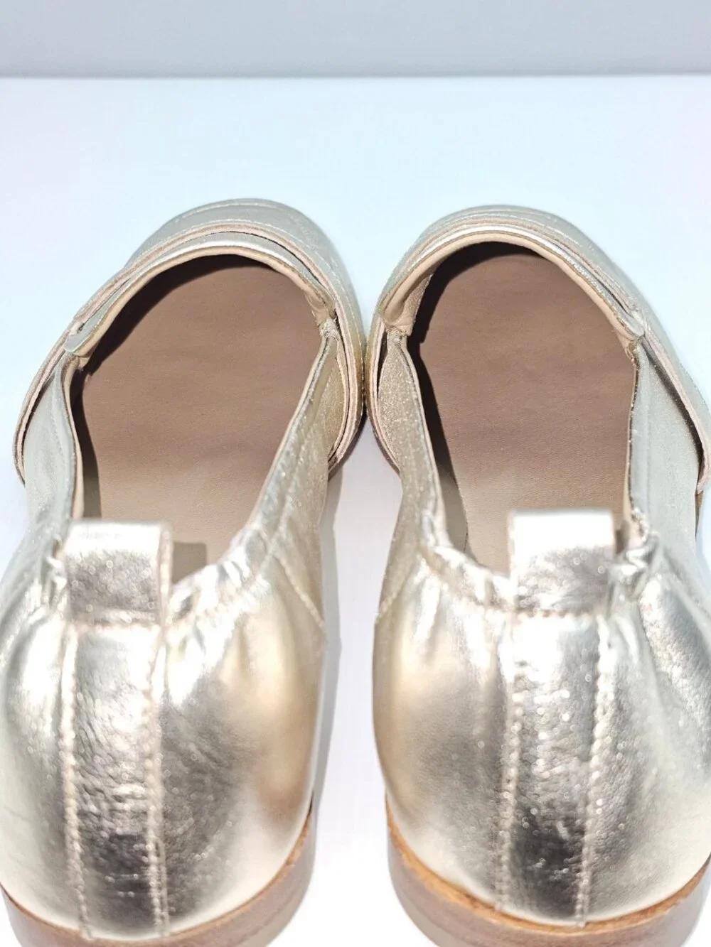 Andre Assous Cedar Featherweights Loafer Womens 10.5 Metallic Gold Leather Flats